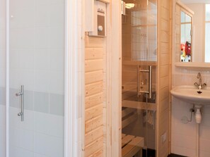 House | Bathroom