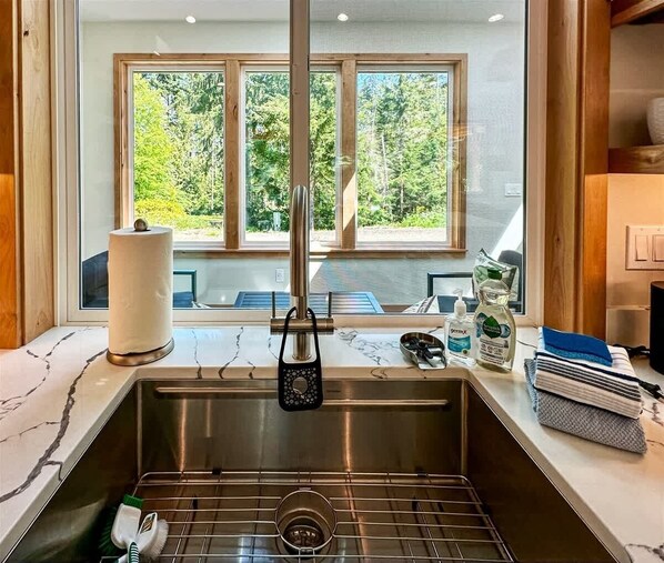 Interior - Elwha Place Cozy Woodsy Retreat Near Elwha Beach (Port Angeles)