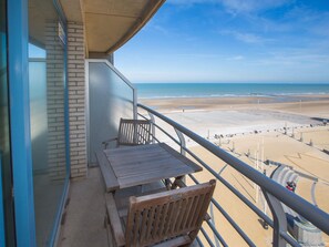 View from property - Stylish Stay w/ Sea Views (Middelkerke)