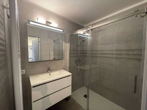 Apartemen | Kamar mandi