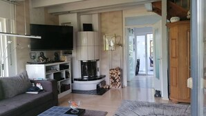 House | Private kitchen - Donautal Comfortable Holiday Residence (Irndorf)
