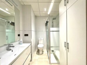 Apartment | Bathroom
