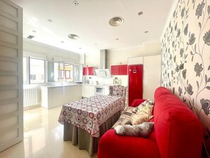 Apartment | 2 bedrooms, iron/ironing board - Belvilla by OYO Loft Remote-working (Granada)
