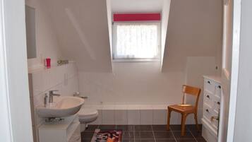 House | Bilik Mandi