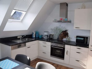 Maison | Cuisine privée | Four, bouilloire électrique, grille-pain
