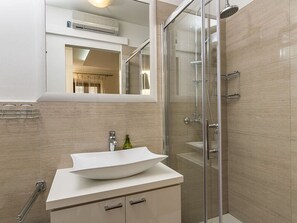 Villa | Bathroom - Villa San Vincenti (Svetvincenat)