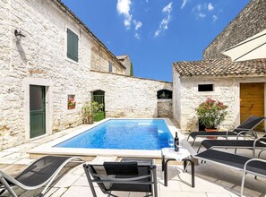 Outdoor pool, a heated pool - Villa San Vincenti (Svetvincenat)