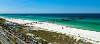 Guest favorite close to beach golf cart & Hot Tub Pet friendly!