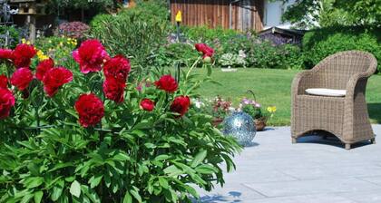 Haus Jorg Sosna Modern Retreat