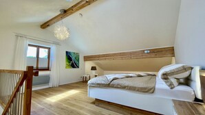Casa | 1 habitación y tabla de planchar con plancha 