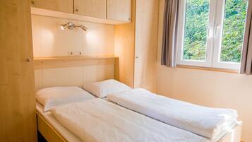 Chalet | 2 kamar tidur dan dilengkapi dengan perabotan berbeda-beda