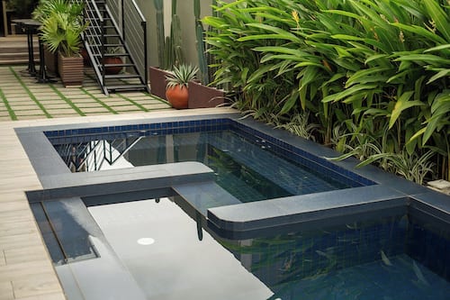 Piscina all'aperto, con ingresso dalle 07:00 alle 23:00, lettini
