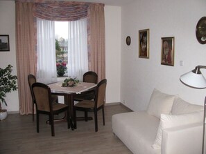 Dining - "Am Ahornweg" Modern Retreat (Emmerich)