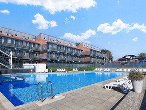 Departamento | Alberca | Alberca techada y alberca al aire libre