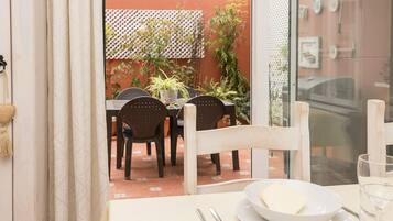 House | Dining