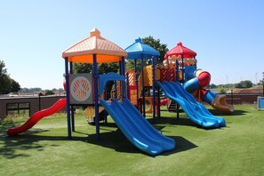 Chalet | Children's area - Nice Chalet With Dishwasher in a Holiday Park (Lathum)