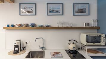 Ofen, Herdplatte, Geschirrspüler, Wasserkocher