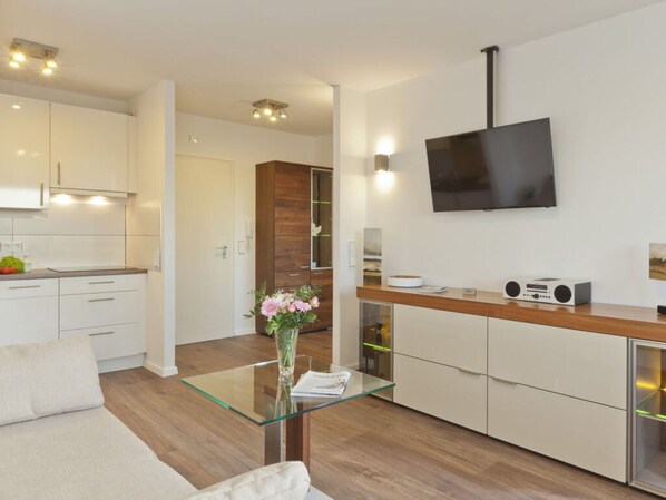 House | Private kitchen | Electric kettle, toaster