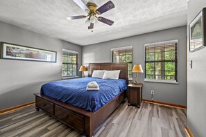 3 bedrooms, iron/ironing board, free WiFi, bed sheets