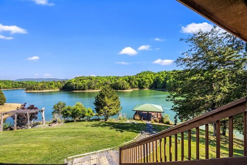 Lakefront Mtn Retreat w Private Boat Dock & Launch