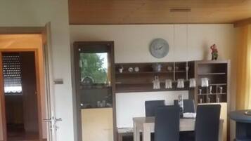 House | Private kitchen | Oven, electric kettle, toaster