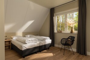 House | 10 bedrooms, individually furnished - Group House in Twente With Hot Tub (Losser)