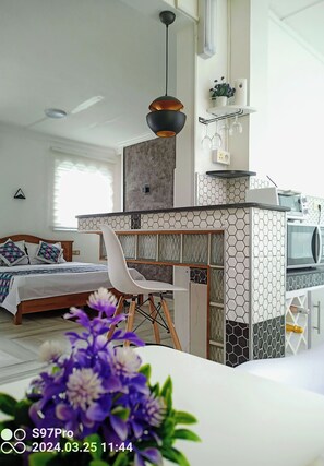 1 chambre, fer et planche à repasser, Wi-Fi gratuit, draps fournis