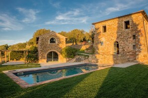 Villa | Exterior - Holiday Home Magione Lake View Pool (Magione)