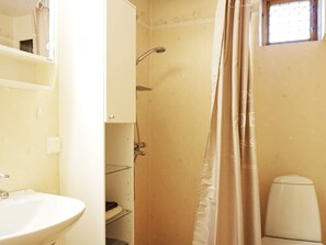 House | Bathroom - 4 Person Holiday Home in Hallevadsholm-by Traum (Hällevadsholm)