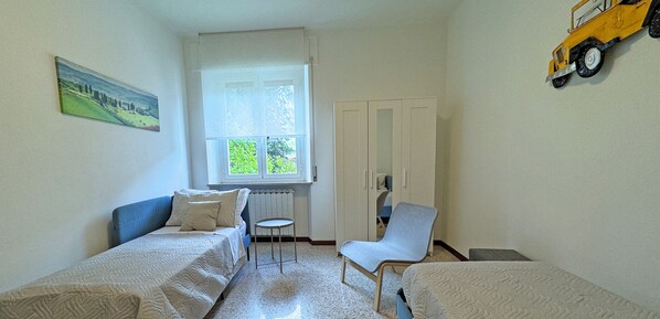 3 quartos, ferros/tábuas de passar roupa, Wi-Fi, roupa de cama