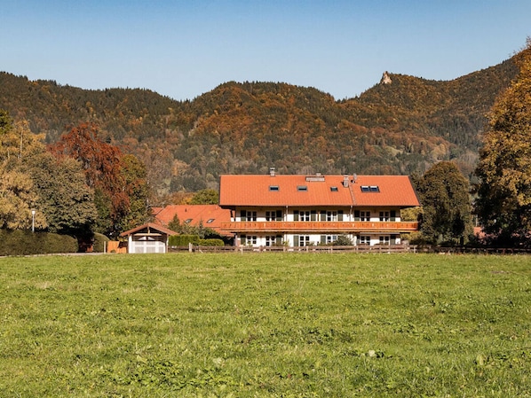 Exterior - Castle View Modern Retreat (Kreuth)