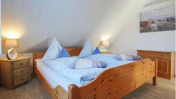 House | 2 bedrooms, individually furnished, iron/ironing board