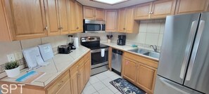 Condo, 2 Bedrooms | Private kitchen