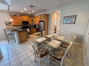 Condo, 2 Bedrooms | Dining