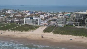 Apartment, 2 Bedrooms | Beach | Beach nearby