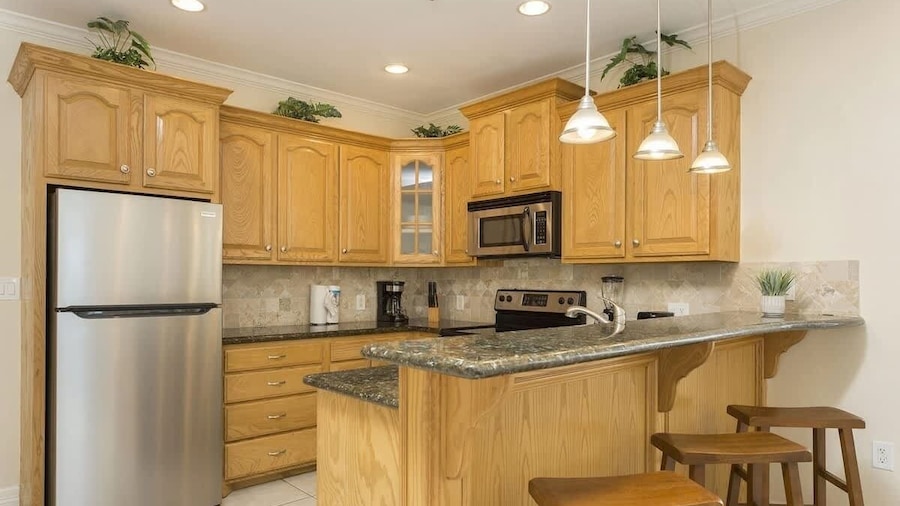 Dom's Beach Retreat 2 Bedroom Home by RedAwning