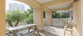 Pompano Beachview Home 4 Bedroom Home by RedAwning