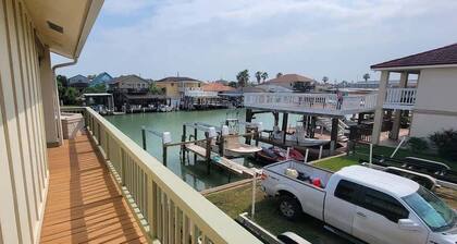 Fish Crazy House 3 Bedroom Condo by RedAwning