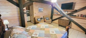 House, 3 Bedrooms | 3 bedrooms, iron/ironing board, free WiFi - Fish Crazy House 3 Bedroom Condo by RedAwning (Port Isabel)