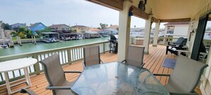 House, 3 Bedrooms | Outdoor dining - Fish Crazy House 3 Bedroom Condo by RedAwning (Port Isabel)