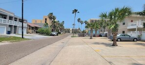 Apartment, 3 Bedrooms | Property grounds