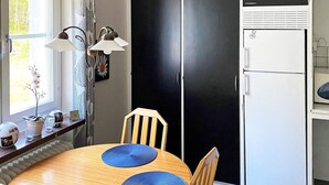 House | Dining - 3 Person Holiday Home in Svenstavik (Svenstavik)