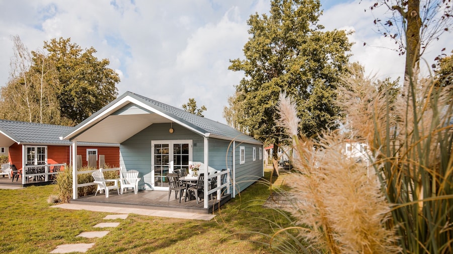 Chalet With Covered Terrace in the Leukermeer