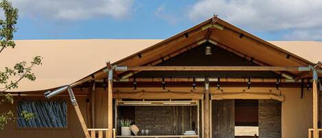 المنشأة من الخارج