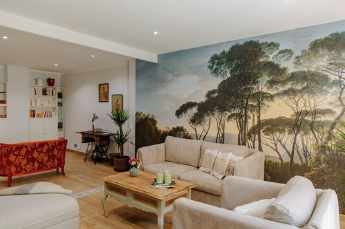 House with Terrace, in the heart of Châteauneuf-du-pape  Village