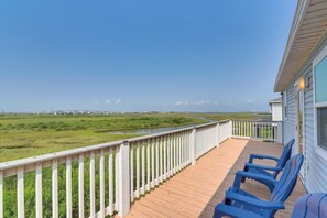 House (3 Bedrooms) | Interior - Walk to Shore: Surfside Beach Home w/ Bay Views (Freeport)