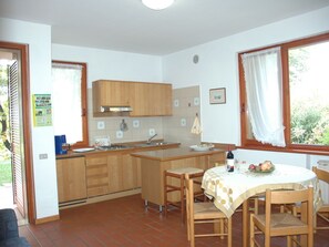 Private kitchen - Holiday Home in Garda Near Lake & Pool (Garda)