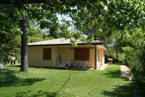 House | Exterior - Holiday Home in Garda Near Lake & Pool (Garda)