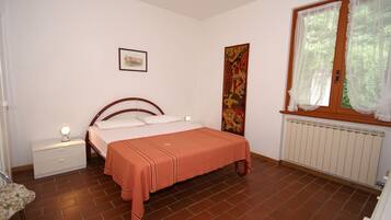 House | 3 bedrooms, individually furnished, bed sheets