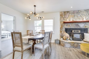 House (3 Bedrooms) | Interior